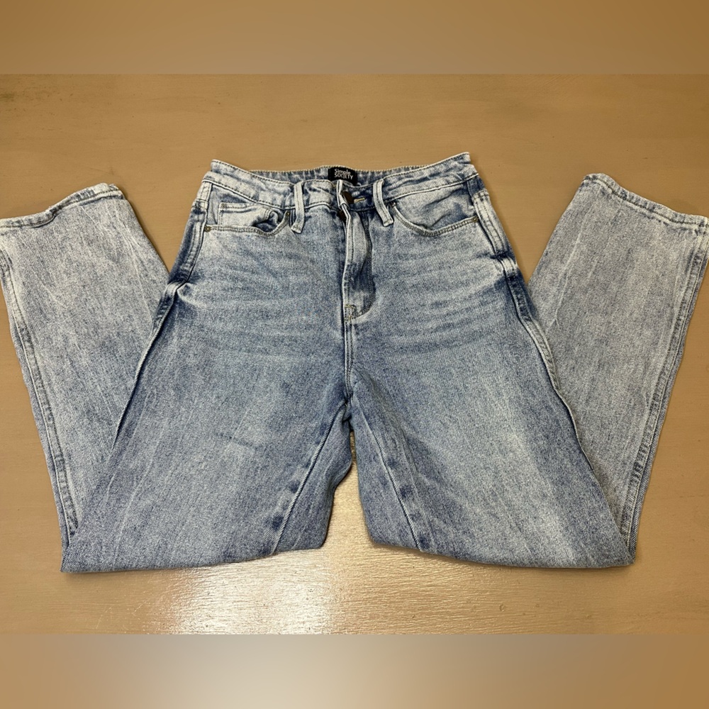 SIMPLE SOCIETY Jeans 5/27
Women’s Blue Mom Jean High Rise